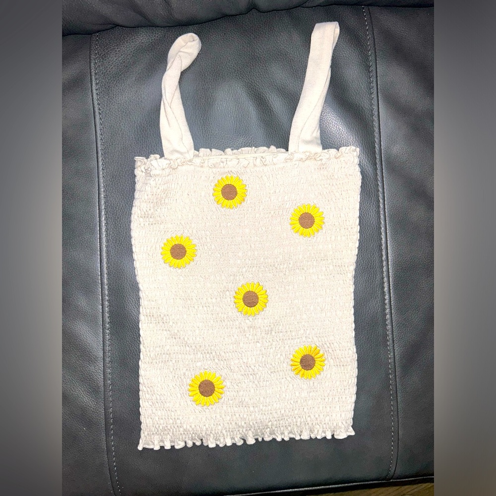 No Boundaries M(7-8) Stretch Crop Top with Sunflowers